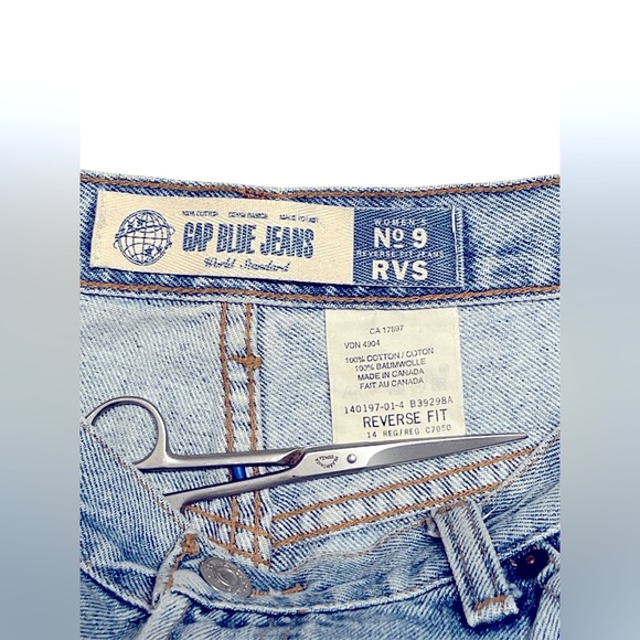 GAP Women's high wasted tapered Leg Jeans in Light Blue - Picture 7 of 9